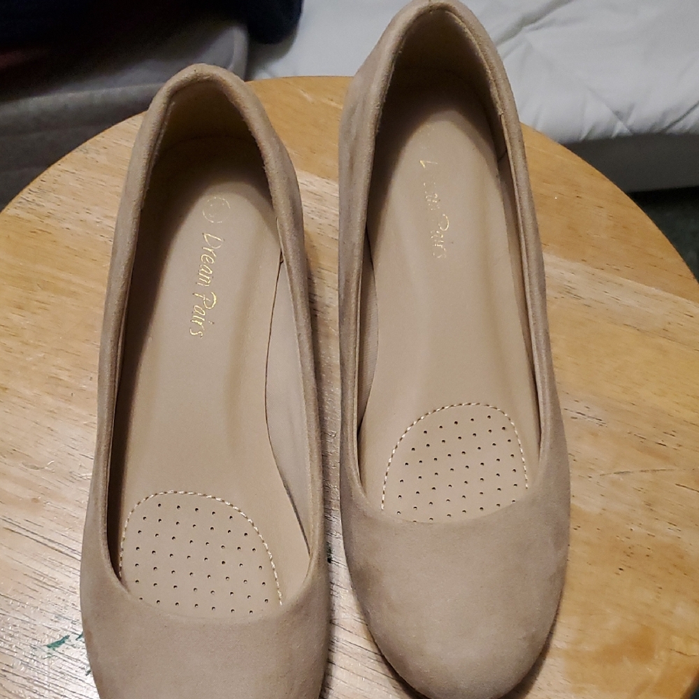 Dream Pairs Women's Beige Loafers